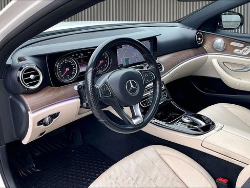 Used 2017 Mercedes-Benz E 400 4MATIC Wagon image 14