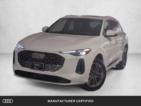 Certified 2025 Audi Q5 Premium Plus w/ Premium Plus image 1