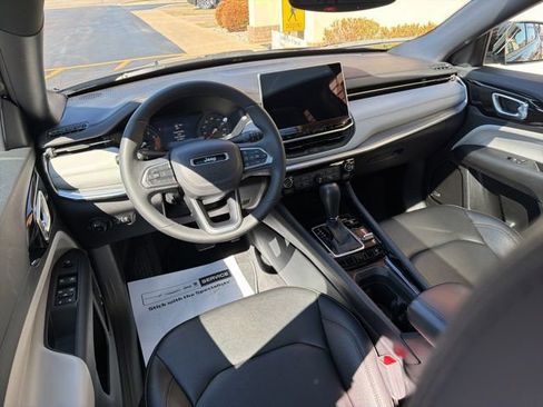 Used 2024 Jeep Compass Limited w/ Sun and Sound Group image 22