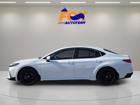 New 2026 Toyota Camry SE image 2