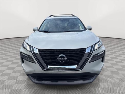 Used 2023 Nissan Rogue SV w/ SV Premium Package FWD image 3
