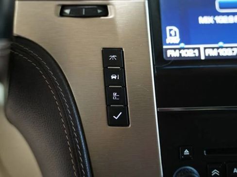 Used 2013 Cadillac Escalade Platinum AWD/4WD image 28