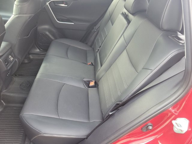Used 2019 Toyota RAV4 Limited w/ Cold Weather Package AWD/4WD image 17