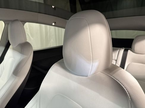 Used 2023 Tesla Model Y Long Range image 19