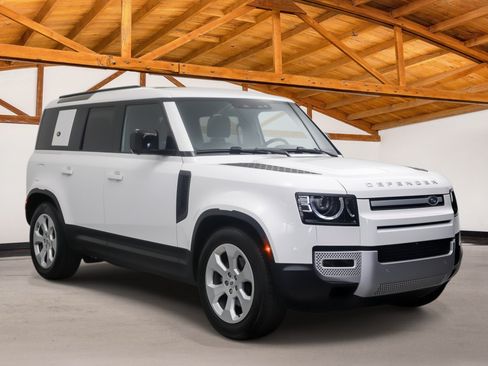 Used 2025 Land Rover Defender 110 S AWD/4WD image 3