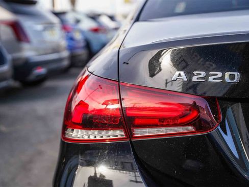 Used 2022 Mercedes-Benz A 220 image 11