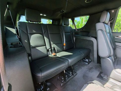 Used 2022 Cadillac Escalade ESV Luxury RWD image 13