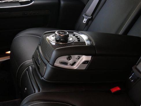 Used 2019 Rolls-Royce Ghost RWD image 31