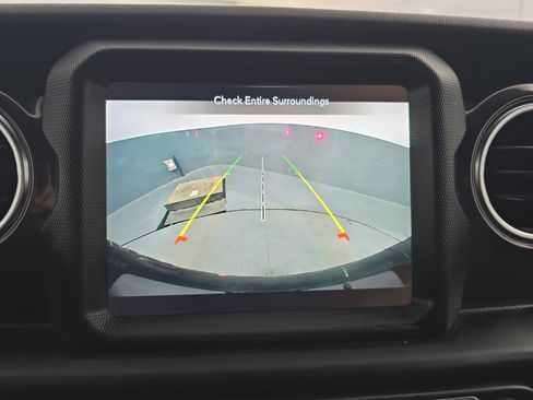 Used 2022 Jeep Wrangler Unlimited Sahara image 22