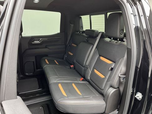 Certified 2025 GMC Sierra 1500 AT4 w/ Technology Package AWD/4WD image 16