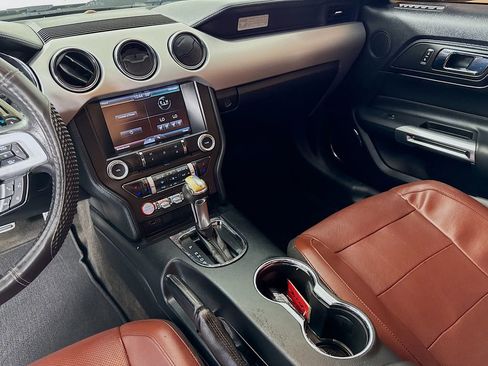 Used 2015 Ford Mustang Premium image 30