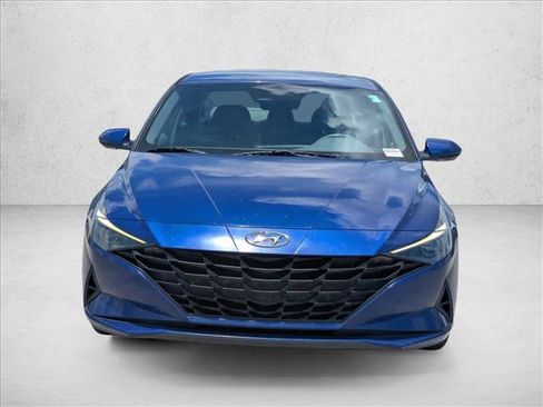 Used 2021 Hyundai Elantra SE FWD image 2