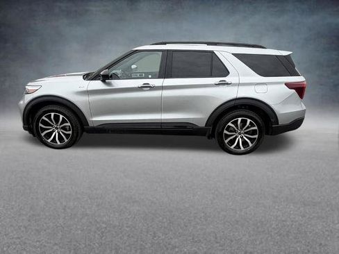 Certified 2023 Ford Explorer ST-Line AWD/4WD image 2