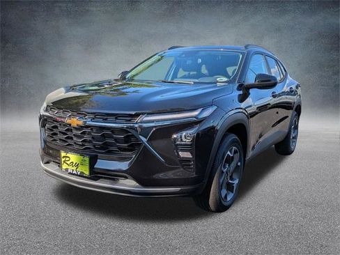 New 2026 Chevrolet Trax LT w/ Driver Confidence Package image 8