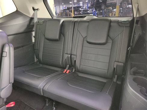 Used 2021 Volkswagen Atlas SEL Premium image 11