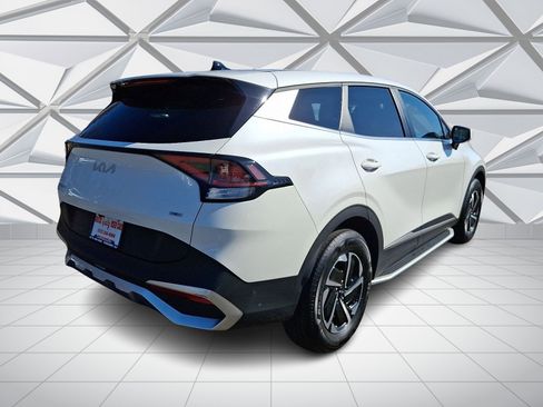 Used 2023 Kia Sportage LX image 10
