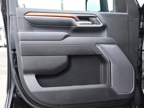 Used 2024 GMC Sierra 3500 Denali w/ Denali Reserve Package image 12