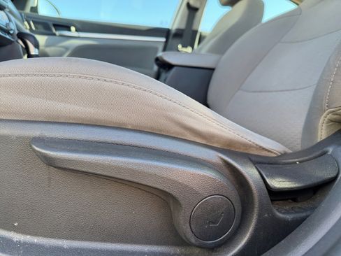 Used 2020 Hyundai Elantra SEL image 15