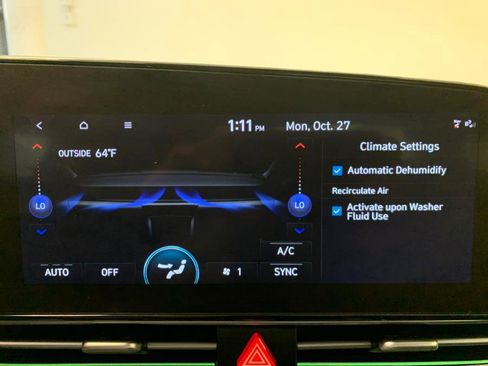 Used 2024 Hyundai Elantra SEL image 26