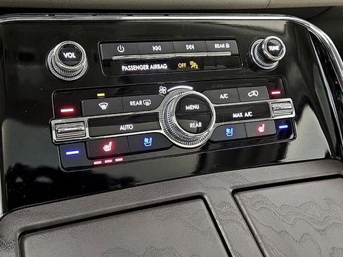 Certified 2024 Lincoln Navigator L Reserve image 20