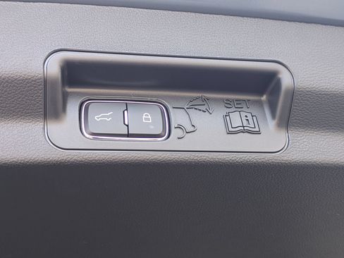 New 2026 Ford Explorer Active w/ Active Comfort Package RWD image 31