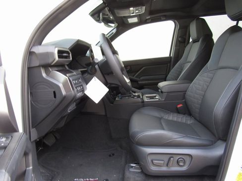 Certified 2025 Toyota 4Runner TRD Off-Road Premium image 11