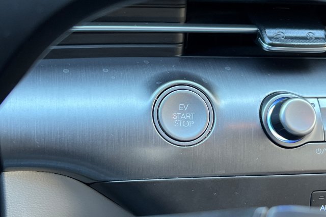Certified 2024 Hyundai Kona SEL FWD image 28