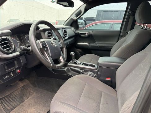 Used 2016 Toyota Tacoma TRD Off-Road w/ Towing Package AWD/4WD image 8