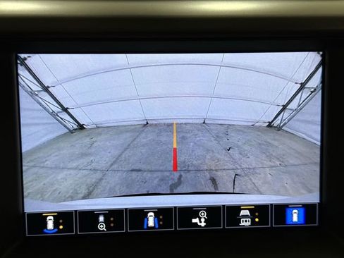 Used 2022 GMC Acadia AT4 w/ Technology Package image 15