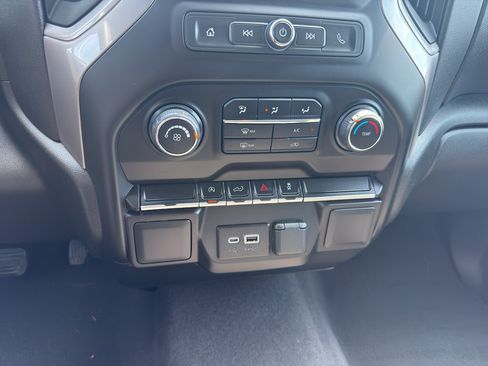 Certified 2022 Chevrolet Silverado 1500 Custom w/ Safety Confidence Package AWD/4WD image 21