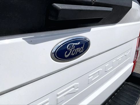 Used 2020 Ford F250 XL w/ Power Equipment Group image 10