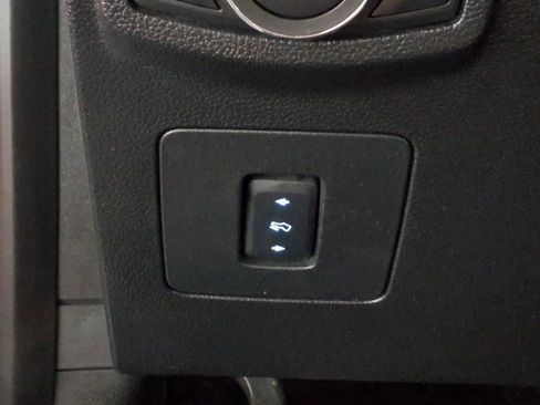 Used 2015 Ford F150 Lariat w/ Equipment Group 502A Luxury AWD/4WD image 20
