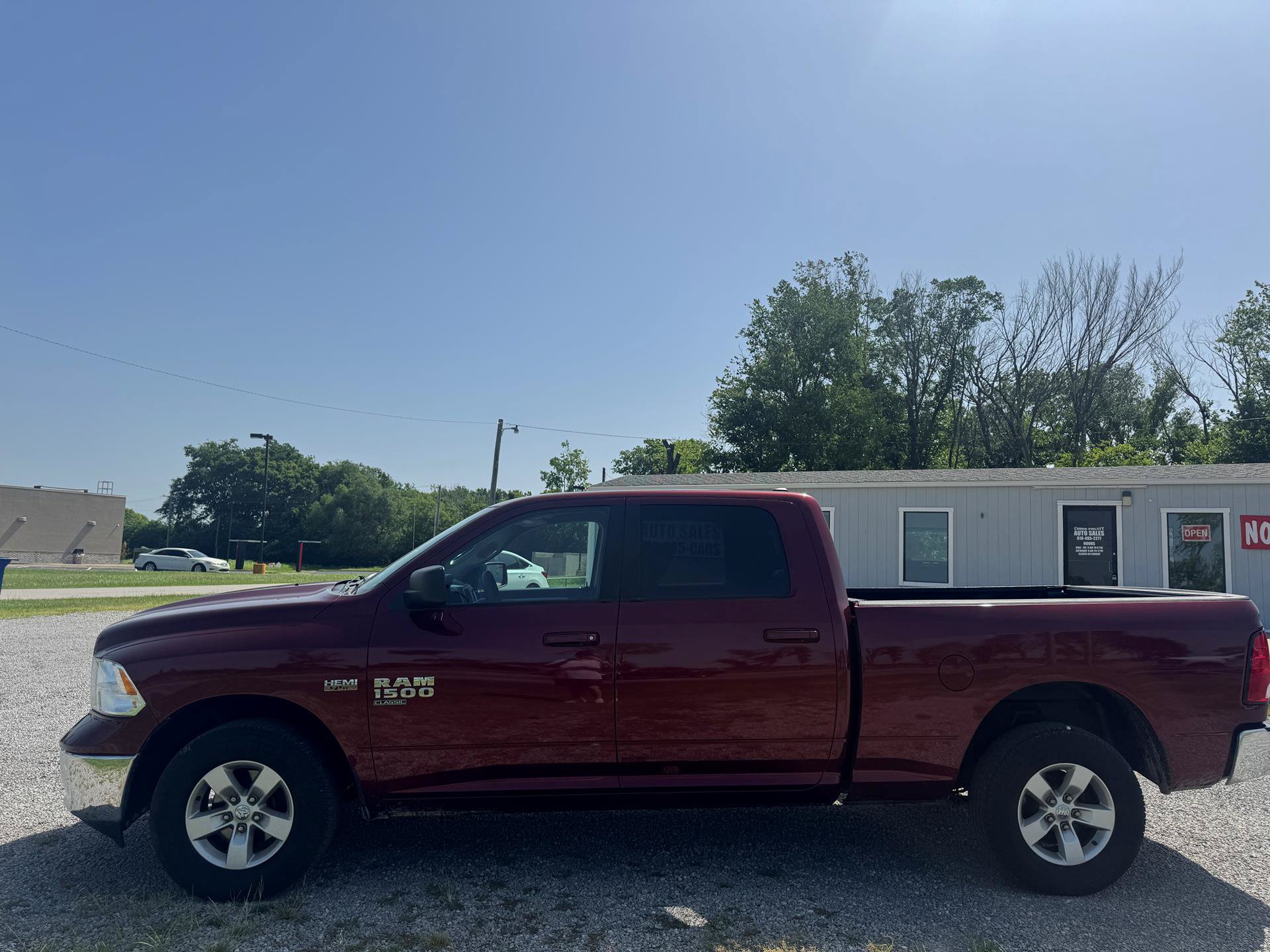 Used 2019 RAM 1500 Classic SLT AWD/4WD image 6