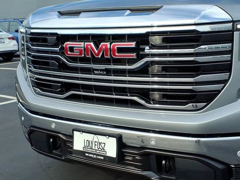 Used 2024 GMC Sierra 1500 SLT w/ SLT Premium Plus Package AWD/4WD image 34