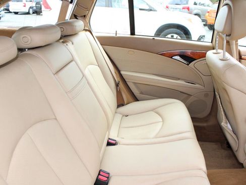 Used 2009 Mercedes-Benz E 350 4MATIC Wagon image 18
