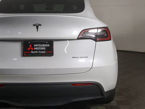 Used 2023 Tesla Model Y AWD image 17