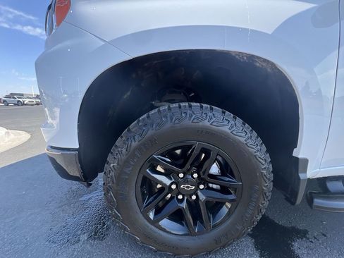 Used 2023 Chevrolet Silverado 1500 LT Trail Boss w/ LT Trail Boss Premium Package image 34