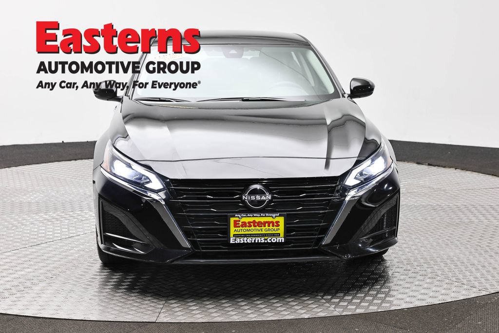 Used 2023 Nissan Altima 2.5 SV AWD/4WD image 3
