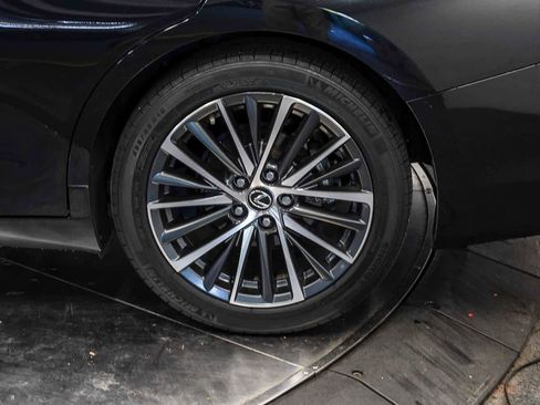 Used 2024 Lexus ES 300h w/ Premium Package FWD image 10