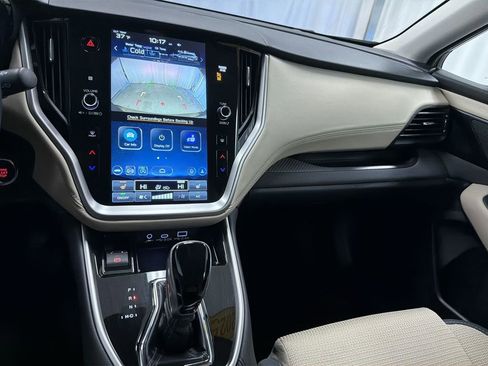 Used 2025 Subaru Outback Premium image 21