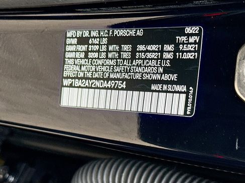 Used 2022 Porsche Cayenne Platinum Edition image 36