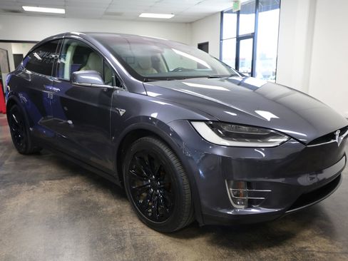 Used 2017 Tesla Model X 100D AWD/4WD image 7