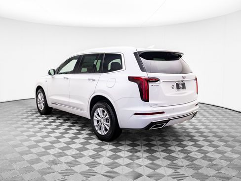 New 2025 Cadillac XT6 Luxury image 5