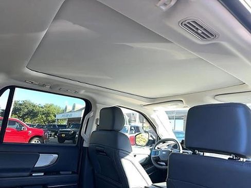 New 2025 Ford Expedition Active image 17