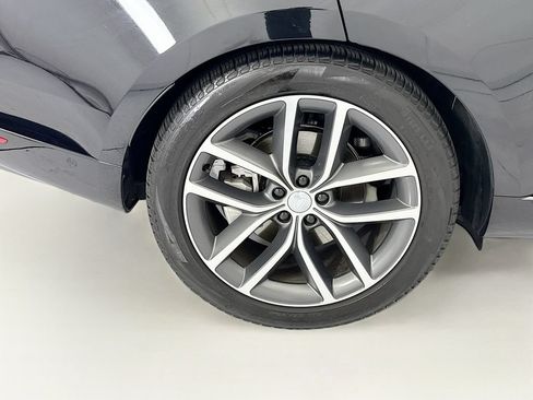 Certified 2025 Land Rover Range Rover SE AWD/4WD image 32