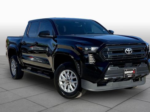 Used 2024 Toyota Tacoma SR image 3