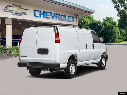 New 2026 Chevrolet Express 3500 RWD image 2