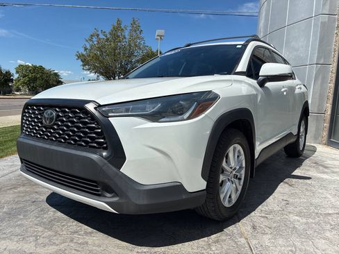 Used 2022 Toyota Corolla Cross LE AWD/4WD image 3