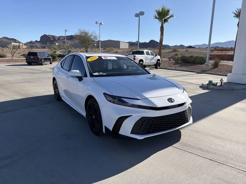 Certified 2025 Toyota Camry SE w/ Convenience Package image 3