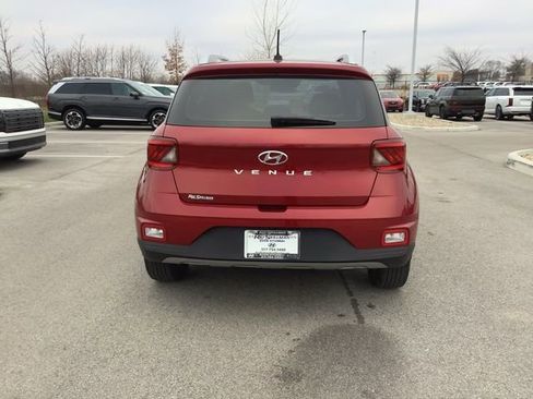 Certified 2023 Hyundai Venue SEL image 6